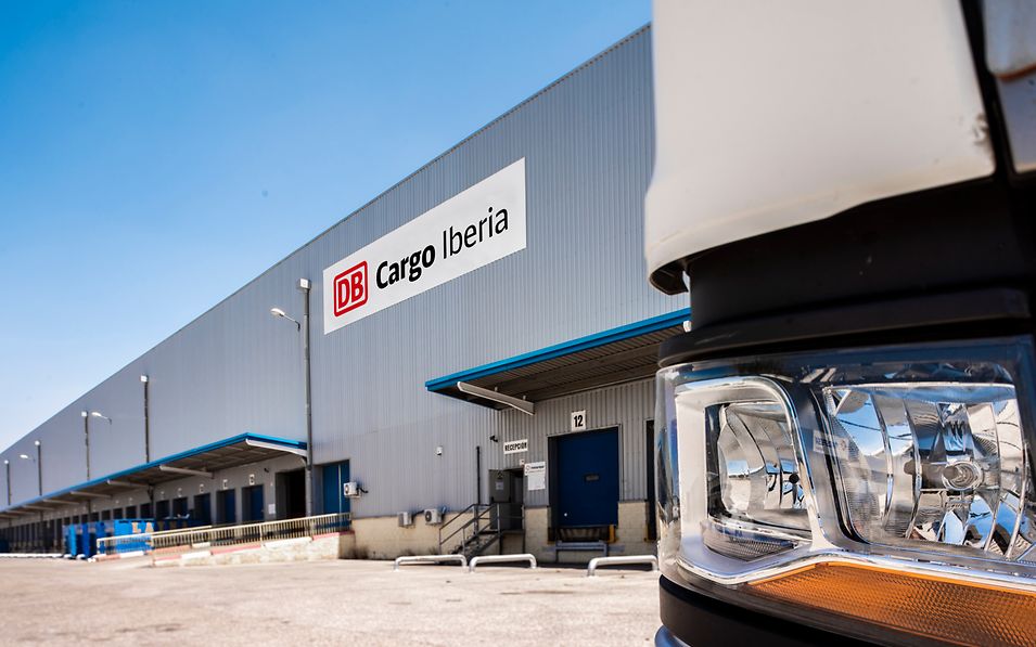 Logistics center in Alcalá de Henares 